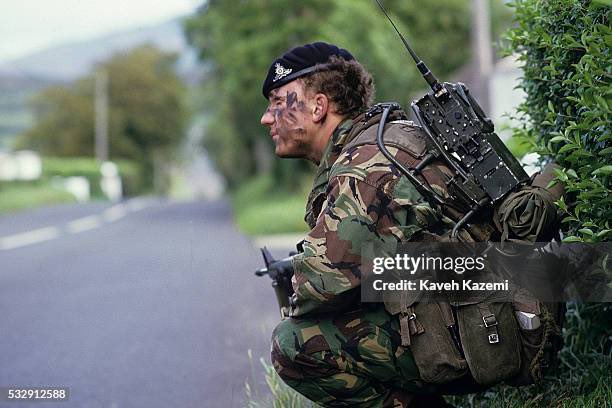 SBI_Corp's tweet photo. 【新入荷】全国3万のイギリス軍スキーの方々、大変お待たせ致しました！！
イギリス軍 クランズマンラジオシリーズ（CLANSMAN RADIO）の入荷です。

1976年から2010年まで使用されていたイギリス陸軍の無線システムです。
米軍PRC-77に匹敵するロングセラー無線機シリーズです。

今回の入荷はクランズマンラジオの携行無線機の主な3機種である『PRC-349』『PRC-350』『PRC-351』を用意しました。

これらの機種は写真の本体だけではなく、L/Sアンテナ、ハンドセット、ヘッドセット、背負子、ポーチ等……基本的なアクセサリーは全てございます！！

イギリス軍勢は背中が寂しい🥲なんて事はこれで終わりです！！
思う存分背負って走ってください！！

販売体系としては、実働品から特小化までご希望の状態で提供が可能です。

そして1番気になるのが価格ですが……そんなに高くはないのでご安心ください笑（特小化は改造費がかかるので少し高くはなりますが）

気になる紅茶の方は是非ともご連絡ください💕

#英軍 #イギリス軍 #Tommy