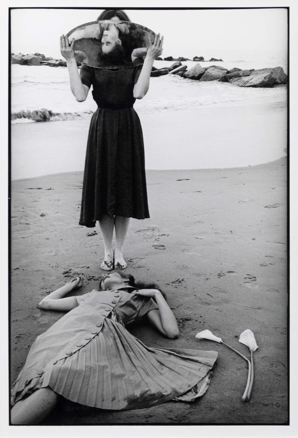 tintamarre7's tweet photo. Résilience

Francesca Woodman https://t.co/ppGzSyiPlv