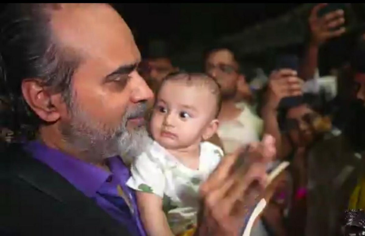 rupeshkuma90995's tweet image. मेरी आंखें ऐसी हो जाएं 
की तुम्हारे अलावा 
किसी को भी न देखें।

    आचार्य जी ❤️🙏🥺

#AcharyaPrashant #Poems

Posted by MEENASHREE NAIK on Acharya Prashant's Gita Mission App.

Download Now -

app.acharyaprashant.org/?id=8-4d710e4c…