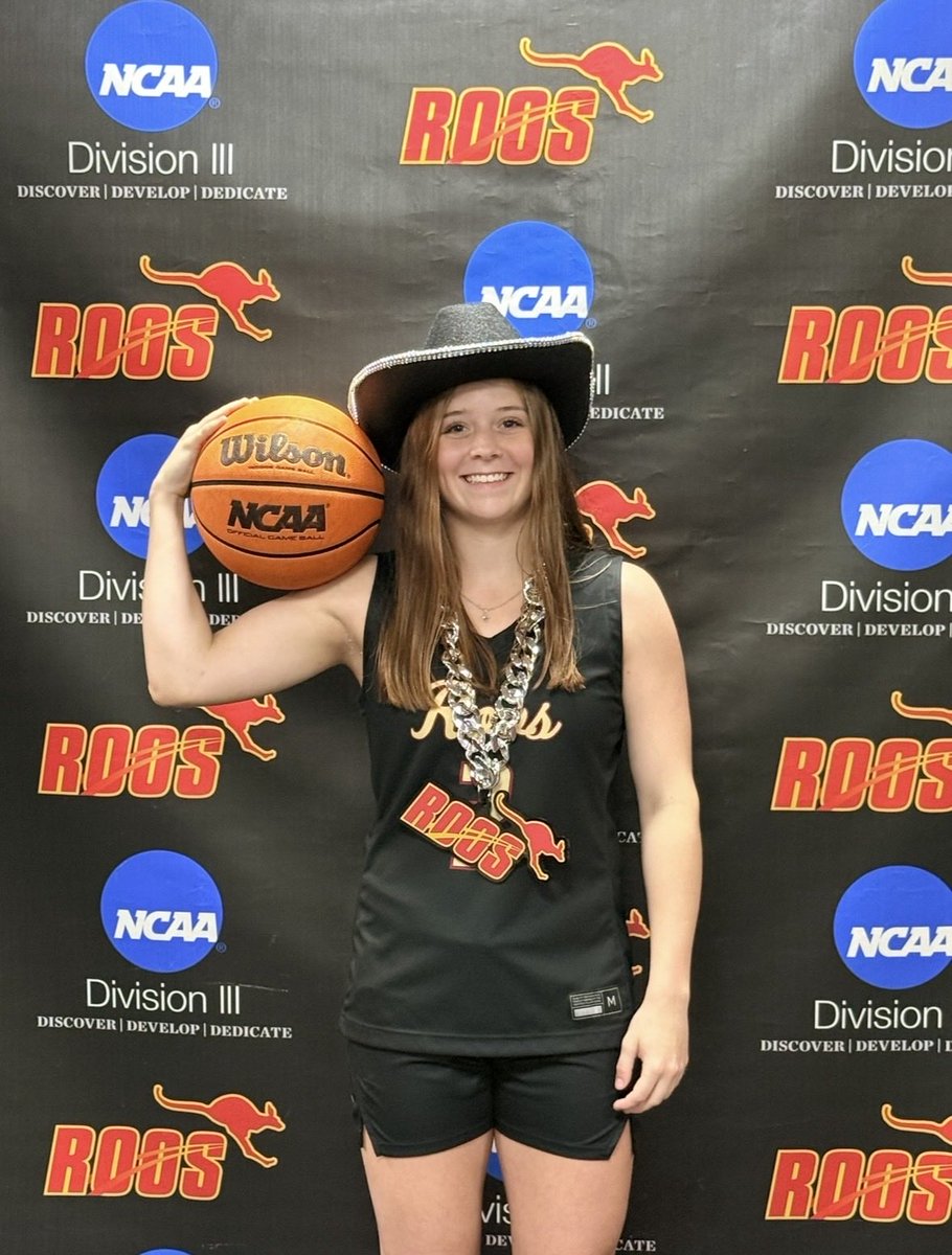RMabry's tweet photo. Thank you @4cicci4 and @j_still20 for an amazing visit. I enjoyed learning about your program and the culture you’re building. As well as meeting some of the players. Look forward to staying in touch. https://t.co/ZgXufa3XfS