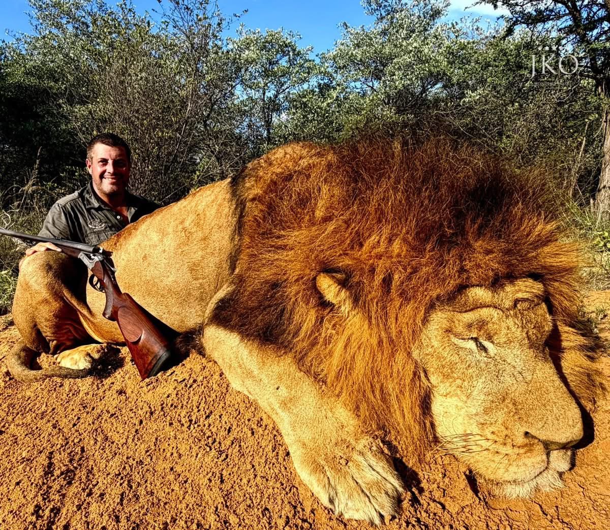 Xpose Trophy Hunting tweet media