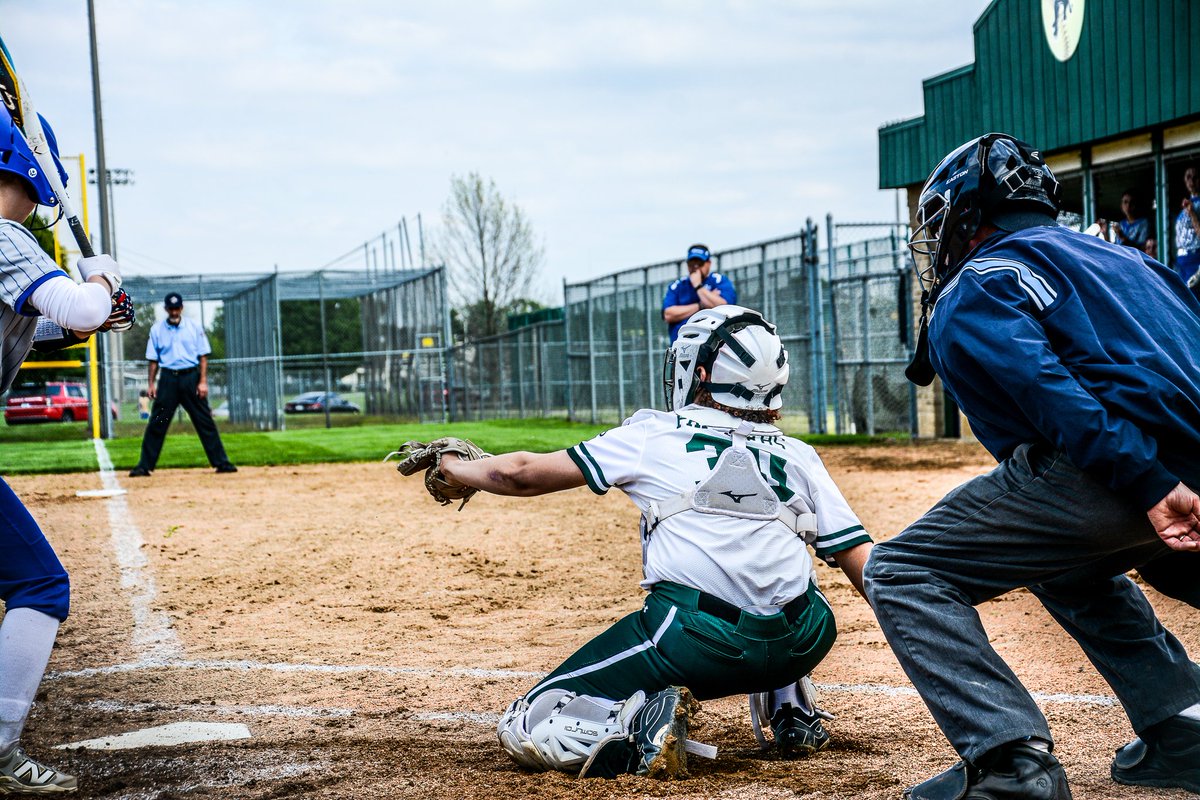 SBWashingtonHS's tweet image. Here are some great shots from last night's Girls Softball versus Marian. If you would like to see more, go here: sbwhspanthers.com/Gallery/130884
@sbwathletics @SBCSCAthletics 
#everonward #pantherpride
Photos by Krishka Gryfik