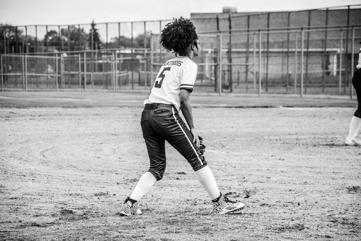 SBWashingtonHS's tweet image. Here are some great shots from last night's Girls Softball versus Marian. If you would like to see more, go here: sbwhspanthers.com/Gallery/130884
@sbwathletics @SBCSCAthletics 
#everonward #pantherpride
Photos by Krishka Gryfik