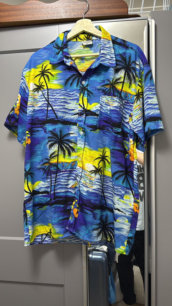 arighttweet's tweet image. I will be wearing this that I bought in Saint Kitts and I have ordered some garland as well from Amazon aswell. #swfc