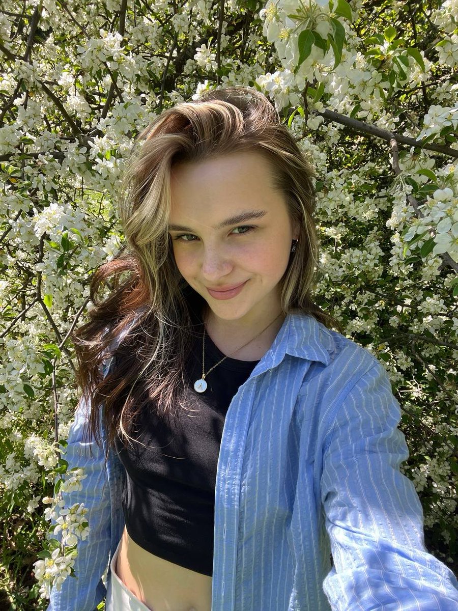 Anastasia🌸👑 tweet media