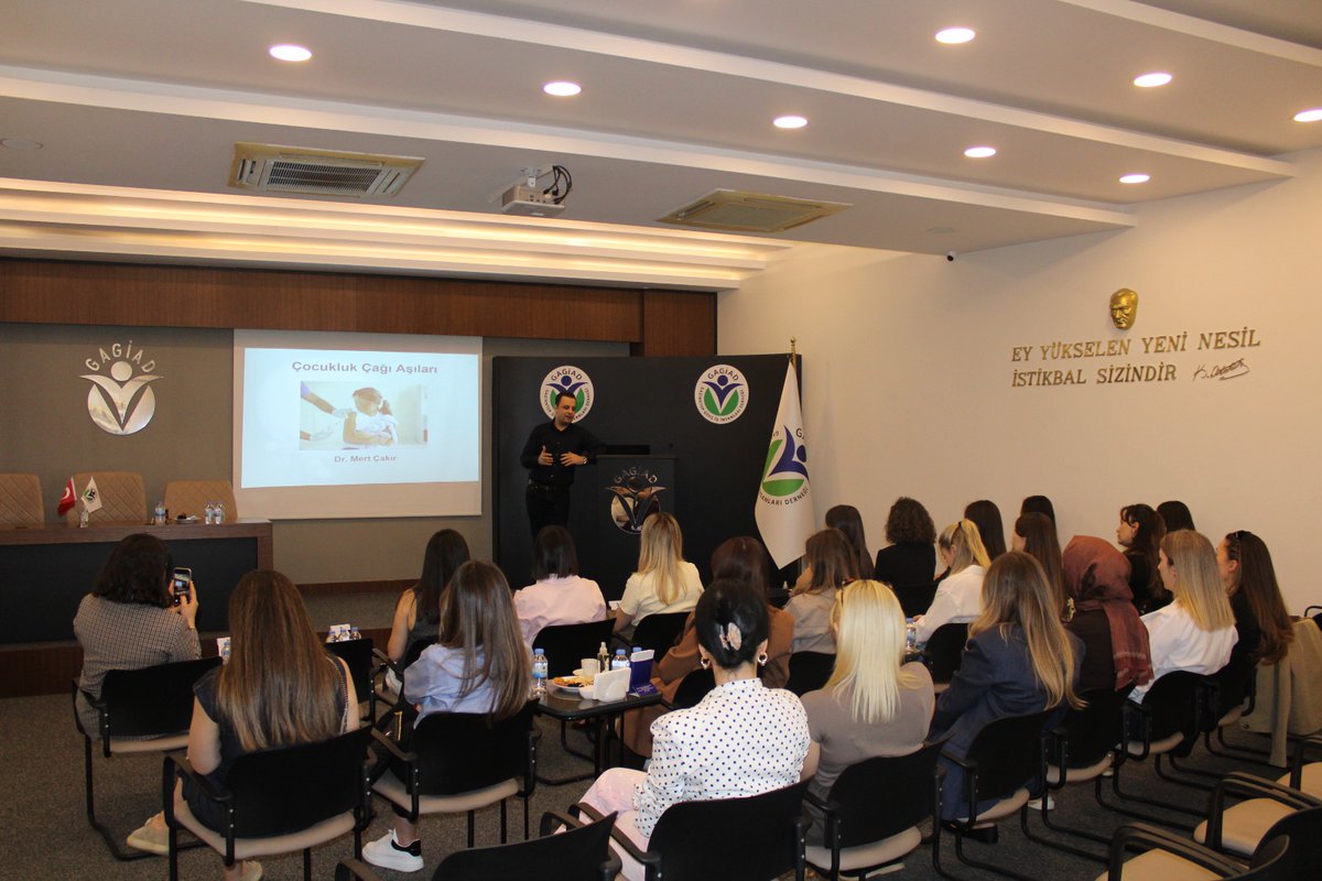 Gagiad's tweet photo. Kadınlar Kurulumuza bağlı Sağlık Komisyonu tarafından aşı haftasına özel düzenlenen ve Liv Hospital Hastanesi Çocuk Doktoru Uzm. Dr. Mert Çakır'ın katılımlarıyla gerçekleşen "Minik Kahramanların Görünmez Kalkanı" adlı seminer yüksek katılım ile gerçekleşti. https://t.co/i4HAEP7EuW