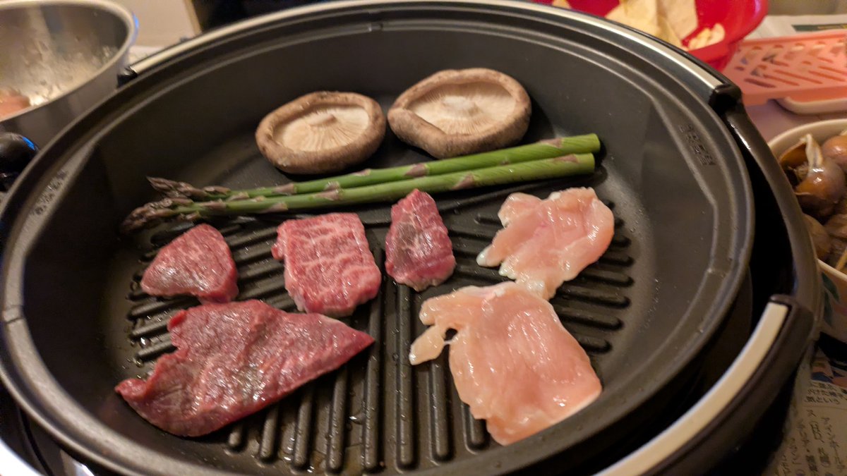 アスパラと大きい椎茸🍄‍🟫
逃げ道に鶏肉砂肝も追加してます(笑)