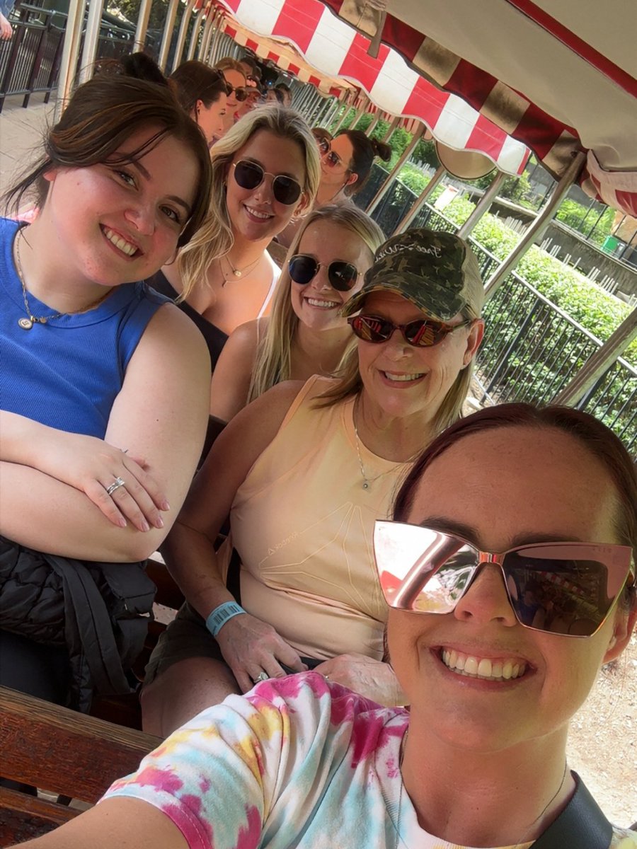 HJOrthodontics's tweet image. Last week our team had a fun day out as Dr. Jodi treated us to lunch at Flower Child and a trip to the zoo! 🐻‍❄️🚂🐧🌸 It was such an amazing day full of great memories. We love this team! 💜💚

#TeamOuting #TeamFun #ZooTrip #FlowerChild #OrthoCrew