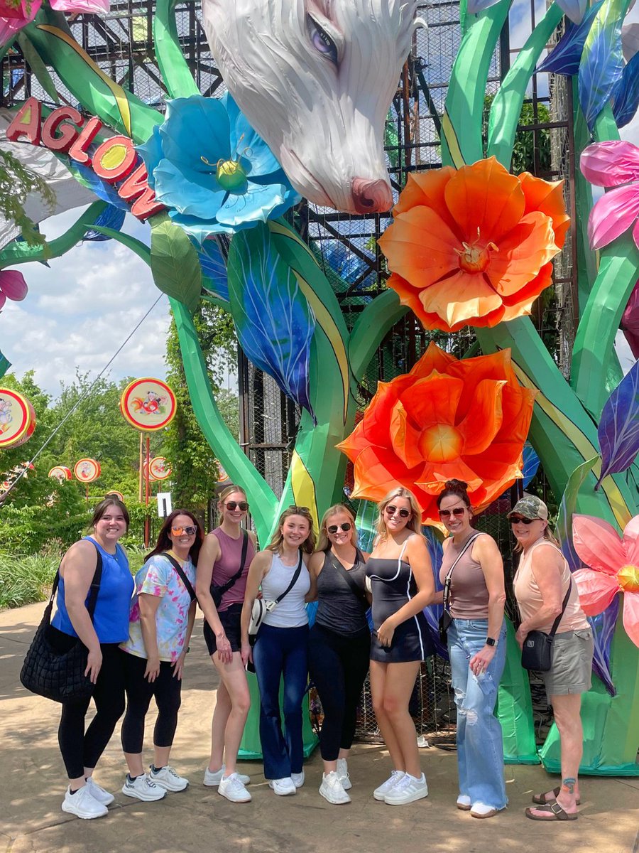 HJOrthodontics's tweet image. Last week our team had a fun day out as Dr. Jodi treated us to lunch at Flower Child and a trip to the zoo! 🐻‍❄️🚂🐧🌸 It was such an amazing day full of great memories. We love this team! 💜💚

#TeamOuting #TeamFun #ZooTrip #FlowerChild #OrthoCrew