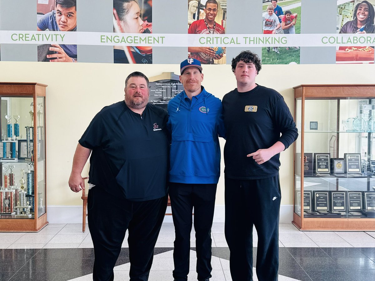 AppoFootball's tweet photo. Thanks to @CoachTrautFB @GatorsFB for stopping by to talk about some #nextlevelj🅰️gs it's always great to see you coach 🐊 https://t.co/94GGit1xSQ