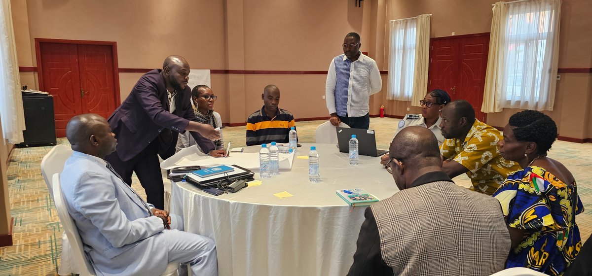 OCHA_CAR's tweet photo. 📍Bangui, 29 - 30 avril
📢 Atelier de consultation pour actualiser la stratégie de l’Equipe Humanitaire Pays sur la Centralité d la Protection.
🎯Objectif : identifier les risques critiques, renforcer les synergies humanitaire-développement-paix &amp; pour des résultats plus durables https://t.co/n28kPlEoDL
