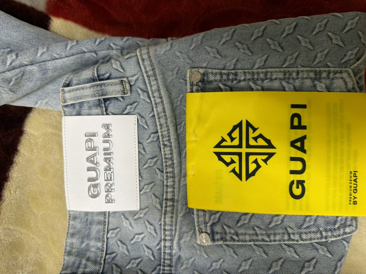 CLINTON 💫 tweet media