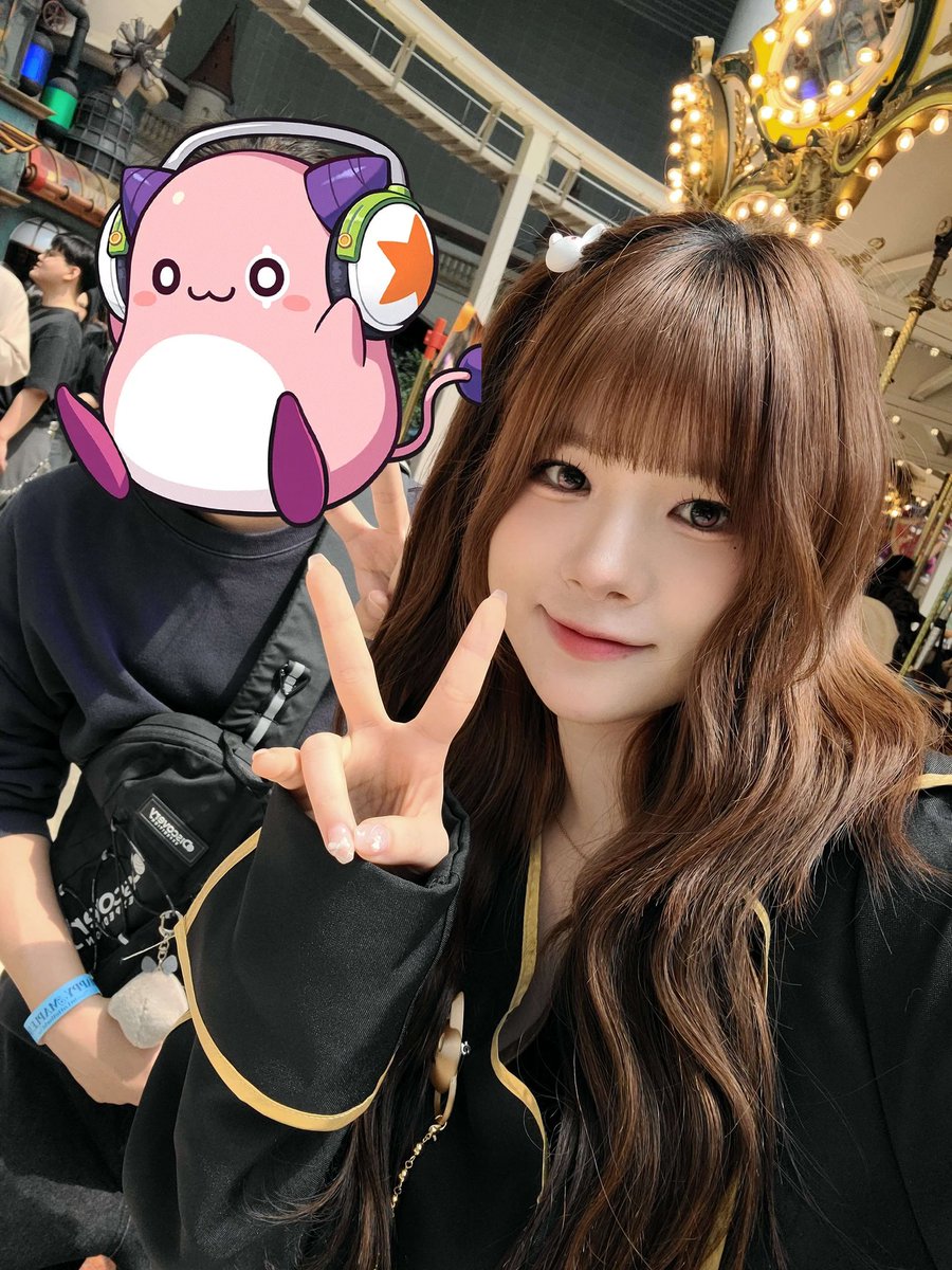 첼 tweet media