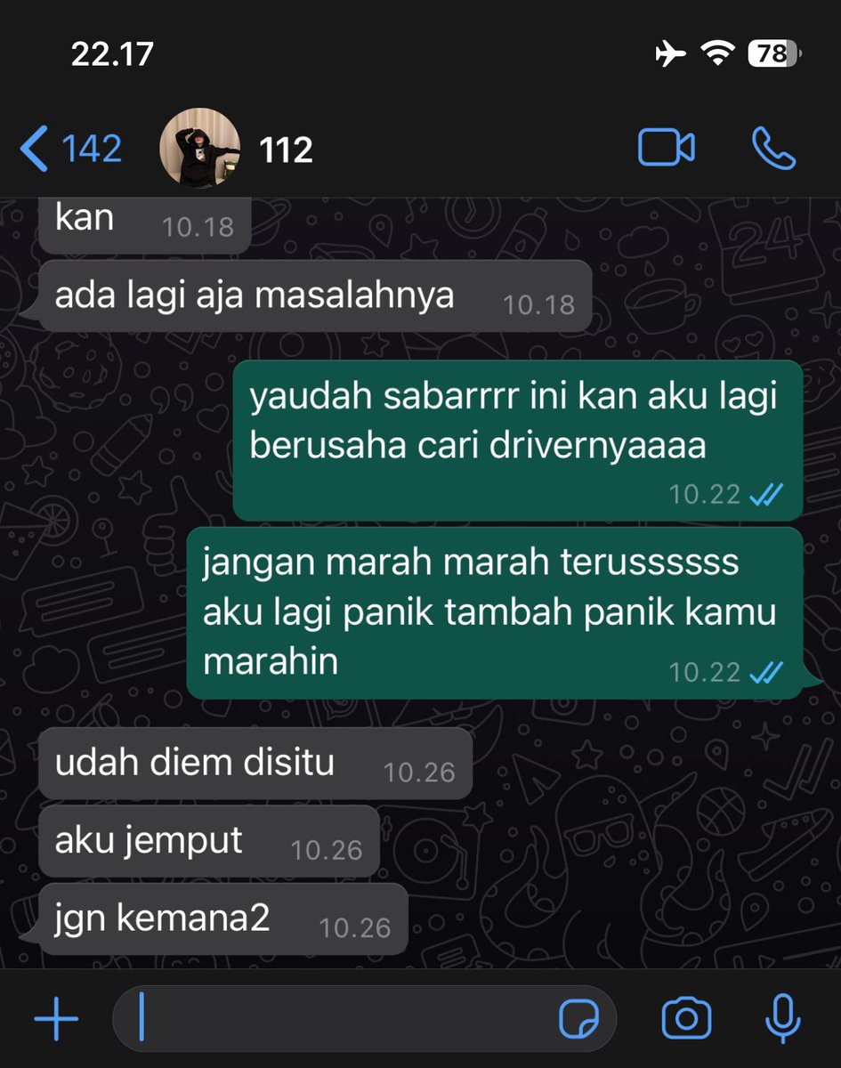 qalacxy's tweet photo. a #jaeyong fortuner-wuling one tweet au

sekali kali liat si bontot diomelin pacalnya https://t.co/xYnRDRv5W2