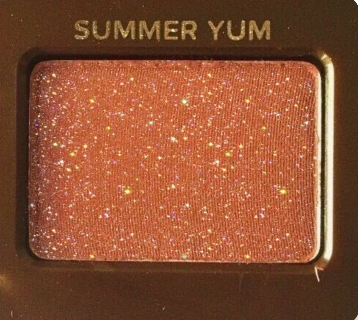 femme fatale tweet media