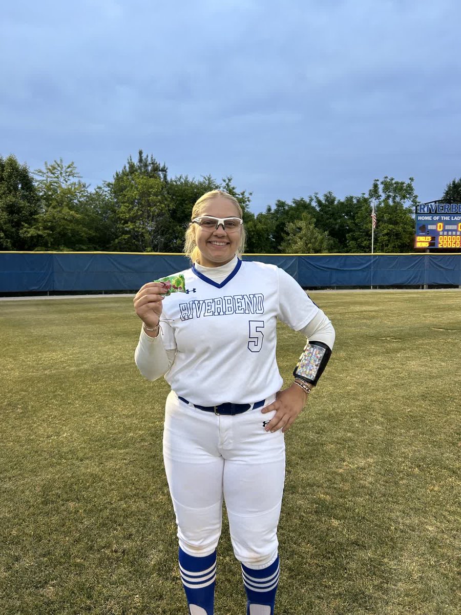 RBSBALL's tweet photo. Busy 2 days! Riverbend fell short to Lightridge monday but got the W Tuesday against Forge.

💍pop player of the game was @KenzieThomas05 going 3 for 4 with a 💣, @RyleighLivesay9 was 2 for 3 with a 💣, @EmmaSmithVA11 had 2 hits, and @Chloe_King28 had her 500th career strikeout! https://t.co/fStBcu1lTS