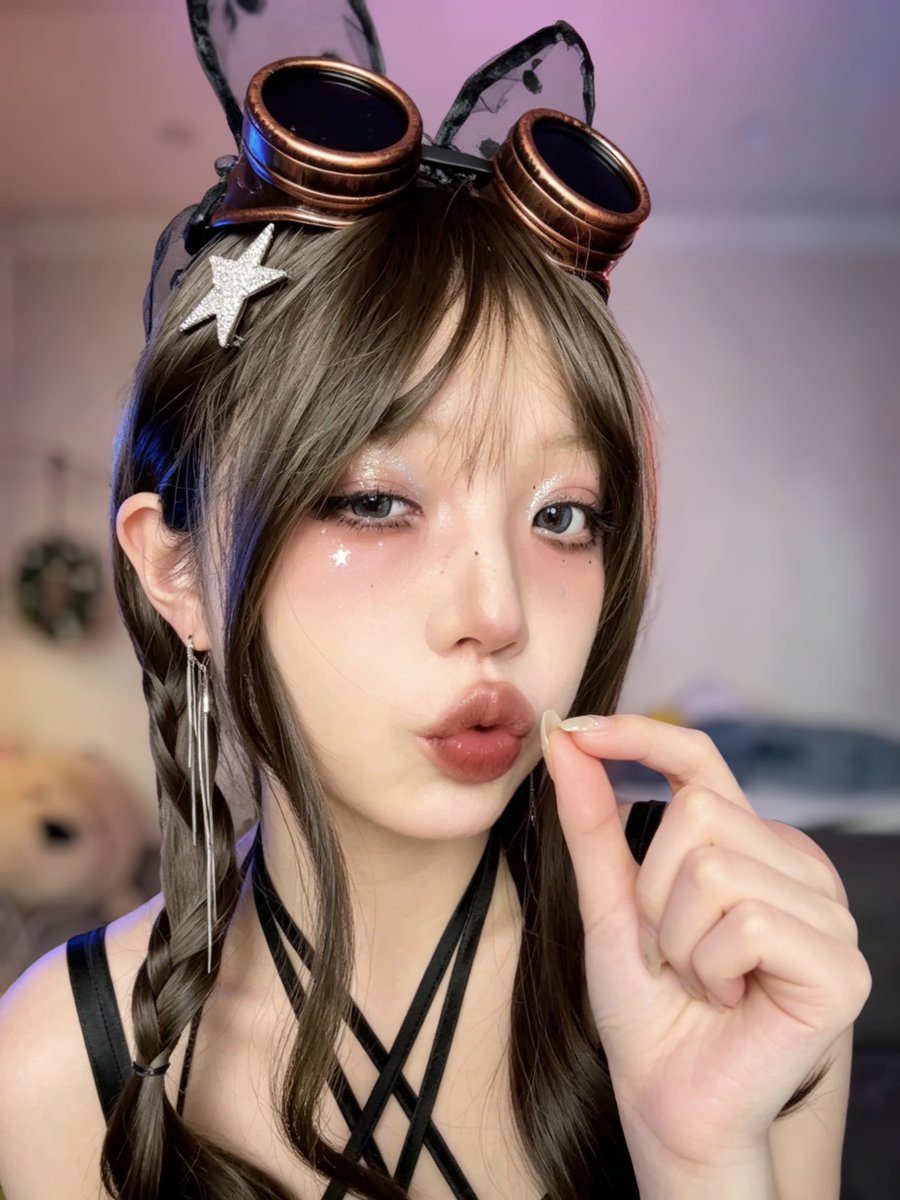 XinMom_'s tweet photo. #欣小萌 #盯射 #盯榨 #反差  
就这🤏 https://t.co/vDOeCgWY04