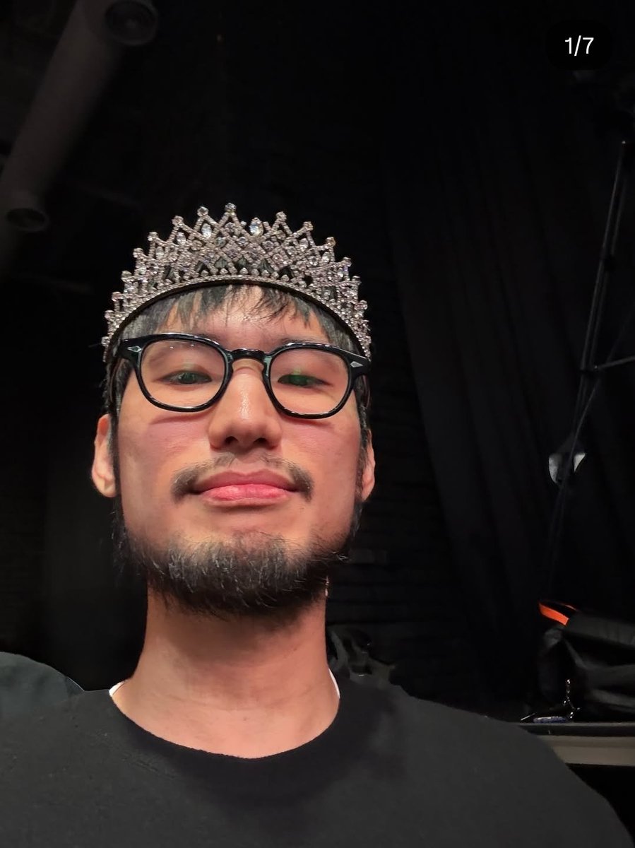 SiO2_nH2O181's tweet photo. HBD웅희...S2 https://t.co/hLVq2pDFZ3