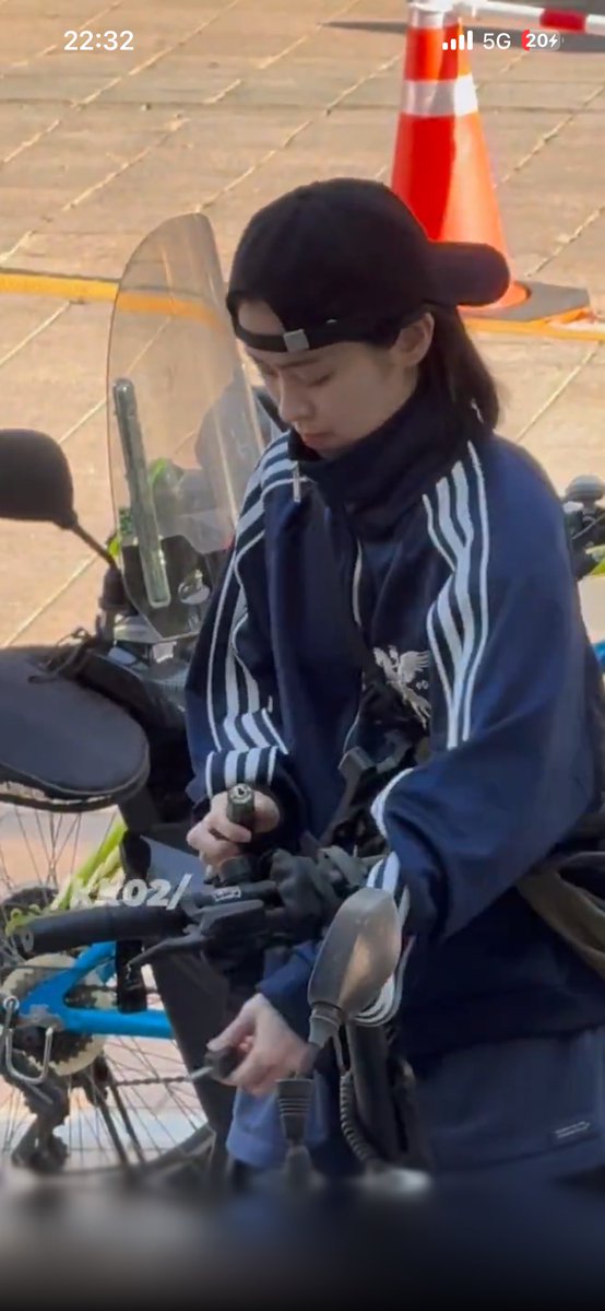 prose🪼 / motto🐝 tweet media