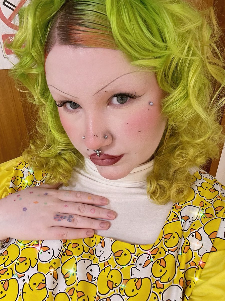 Kitty (trans dennis truther) tweet media