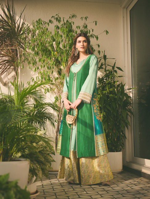 muthalbo's tweet image. Kriti Sanon  #KritiSanon