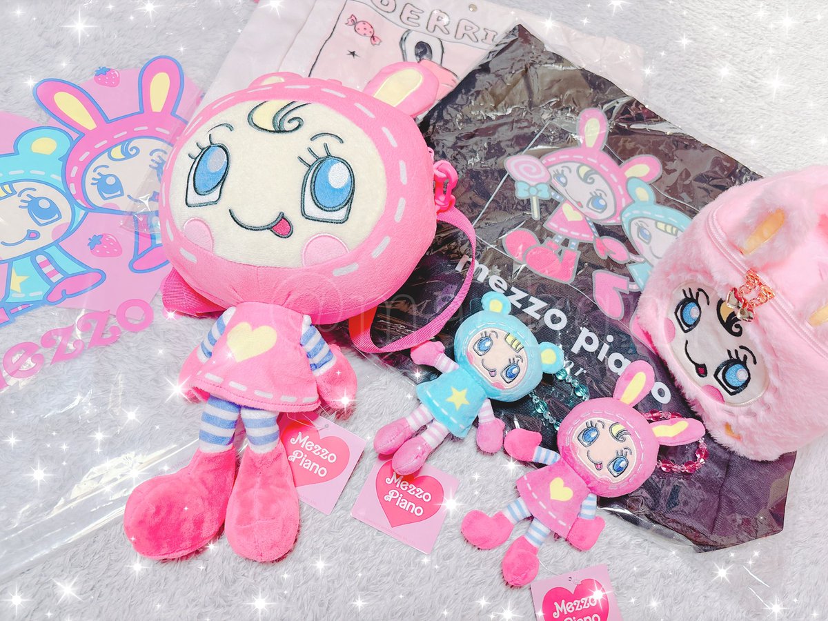 machqn7's tweet photo. ❤︎ mezzo piano × ラウンドワン ❤︎

初日に欲しいもの全部Getしてきたよ🍒
600円投入でもらえるショップバックすらもかわちすぎたっ🫶🏻

ベリエちゃんグッズ眼福すぎる〜😵‍💫💗💗

＠ROUND1_AMPRIZE https://t.co/WGezmuh9Kk