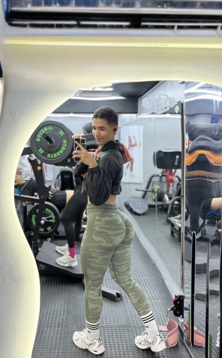 Alexboom121's tweet image. I need a partner urgently.🍑🍆❤️
#gym #gay #femboy