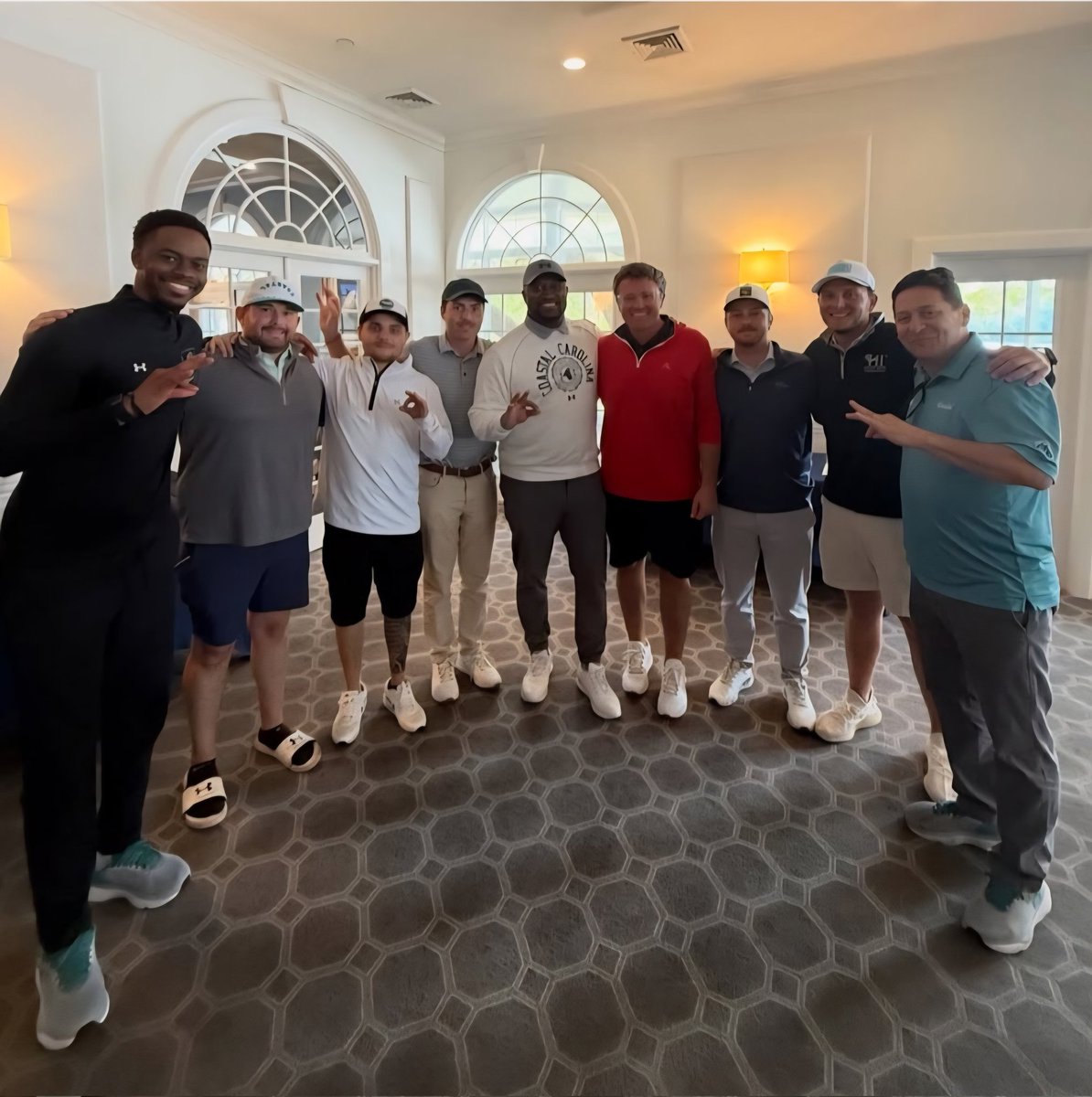 JoeCats19's tweet photo. Big Ups to @NickVaugh &amp; his crew from Crave Italian Oven &amp; Bar + 357 Coastal Raw Bar to play in @CoastalMBB @CoachJustinGray Golf Tournament! Nobody bedda! This Aint A Hobby! https://t.co/EPdduc29jK