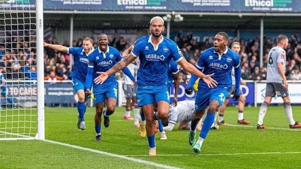 SpitfireStats's tweet photo. ℹ️ Eastleigh's longest serving player, Paul McCallum, has been released.

Since returning in 2023:

⚽️ 49 goals
🪄 3 hat tricks
🏆 Player of the Season 2023/24

👊 All the best, Macca.

#Spitfires https://t.co/gdPtZbAmEV