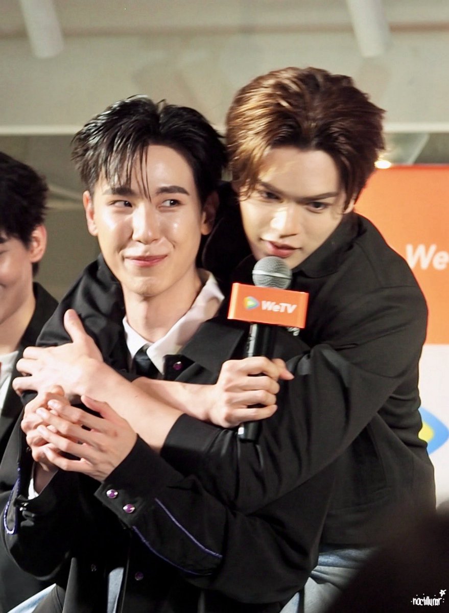 วี แบร์ แบรส์          VS      วี อาร์ แฟน 🙂‍↕️💗🤟🏼

MRS X WETV LIVE
#WeTVxMyRomanceScammerLIVE
₍^. .^₎⟆ #JuniorMark #OhmPoon ⏾⋆.˚