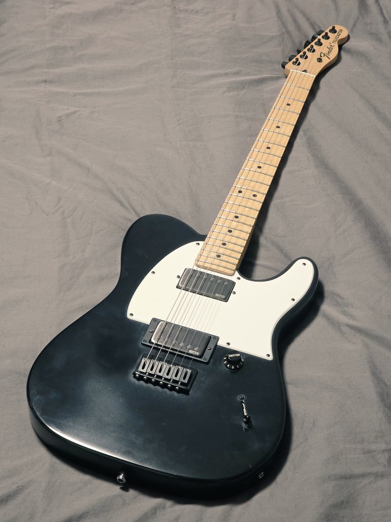 brewtawl's tweet image. Now this was a super cool and rare find! 

Jim Root signature telecaster in black with maple fretboard. 

They discontinued this version over a decade ago. I got lucky stumbling across it!

#fender #telecaster #teletuesday #slipknot #guitar