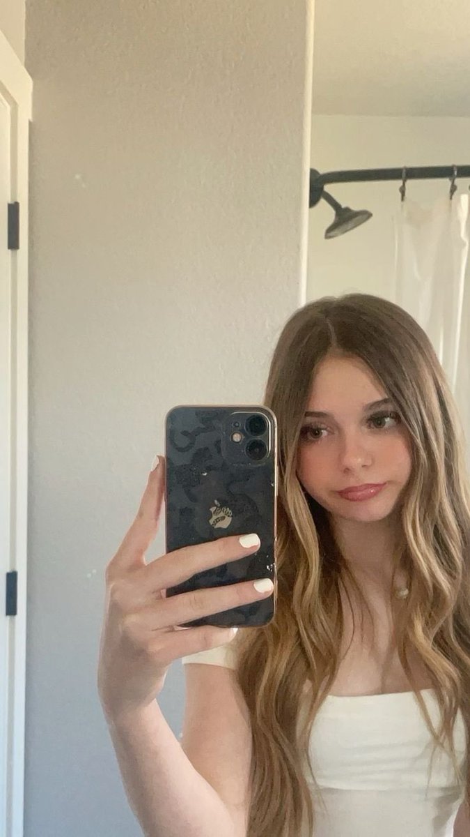 Emily 🫦 tweet media