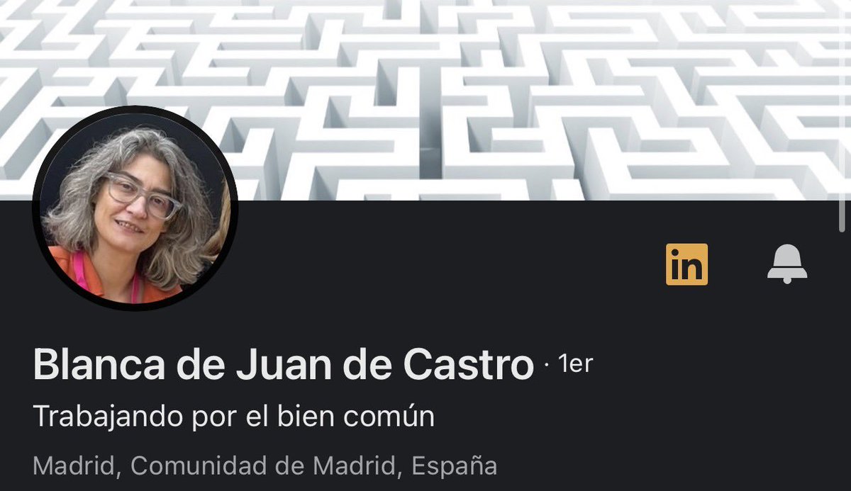 jdsanchezd's tweet photo. Así es, hoy se ha cruzado una frontera que ninguna democracia puede normalizar: dos mujeres (Blanca de Juan de Castro, compañera de Cátedra de Begoña) y Lourdes Solís Toledo del PSOE de Torrelodones, han agredido a un periodista por fiscalizar a la pentaimputada mujer del Pte. https://t.co/AbNRbZQtx3