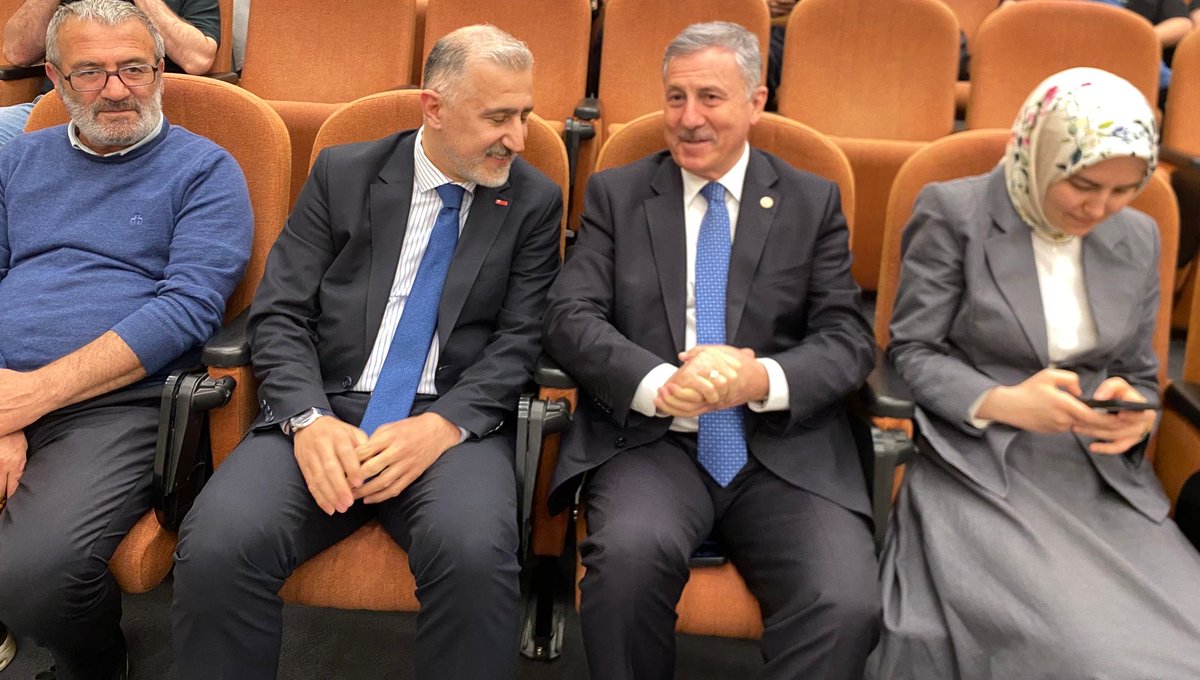 selcukozdag's tweet photo. Bilkent Üniversitesi’nde, Doğu Türkistan İnsan Hakları İzleme Derneği tarafından hazırlanan “Doğu Türkistan’da İnsan Hakları İhlalleri Endeksi 2025” programına Yeni Yol Grubu Milletvekillerimiz Sn. @elifesendeva ve Sn. @mehmetatmacasp ile birlikte katıldık.

Doğu Türkistan’da, Gazze’de ve İran’da yaşanan zulümler ve insanlık dramları artık görmezden gelinemez.

Sessiz kalmayacağız! Bu zulümleri her platformda dile getirmeye, hakikati haykırmaya devam edeceğiz.

Emeği geçen arkadaşlarımıza bu güzel program için teşekkür ediyorum.