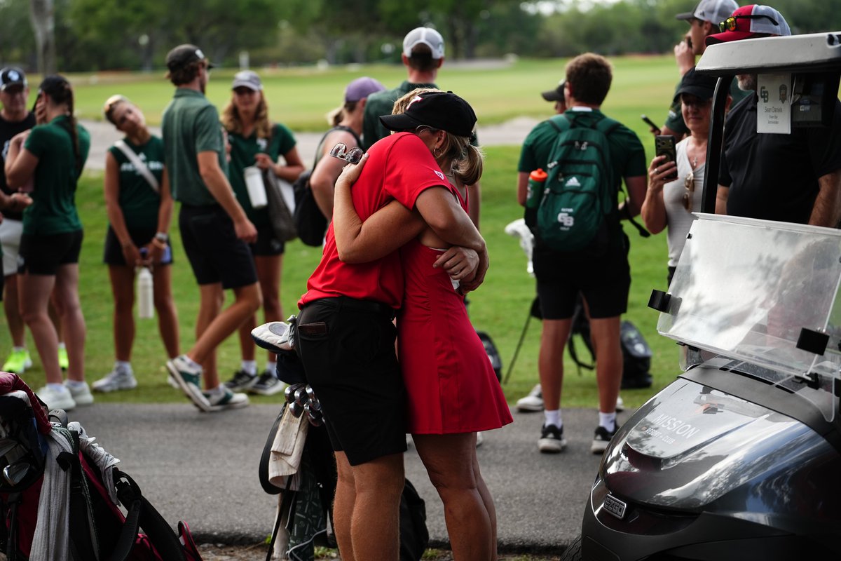 YSUMensGolf's tweet image. 𝑺𝙚𝒏𝙞𝒐𝙧 𝙎𝒂𝙡𝒖𝙩𝒆 🐧⛳️

Ryan Sam concluded his accomplished collegiate career on Monday. Scenes from his final hole ⬇️

🔴 43 tournaments over four years as a Penguin
🔴 122 career rounds played
🔴 Ranks fifth in program history in career rounds played

#GoGuins