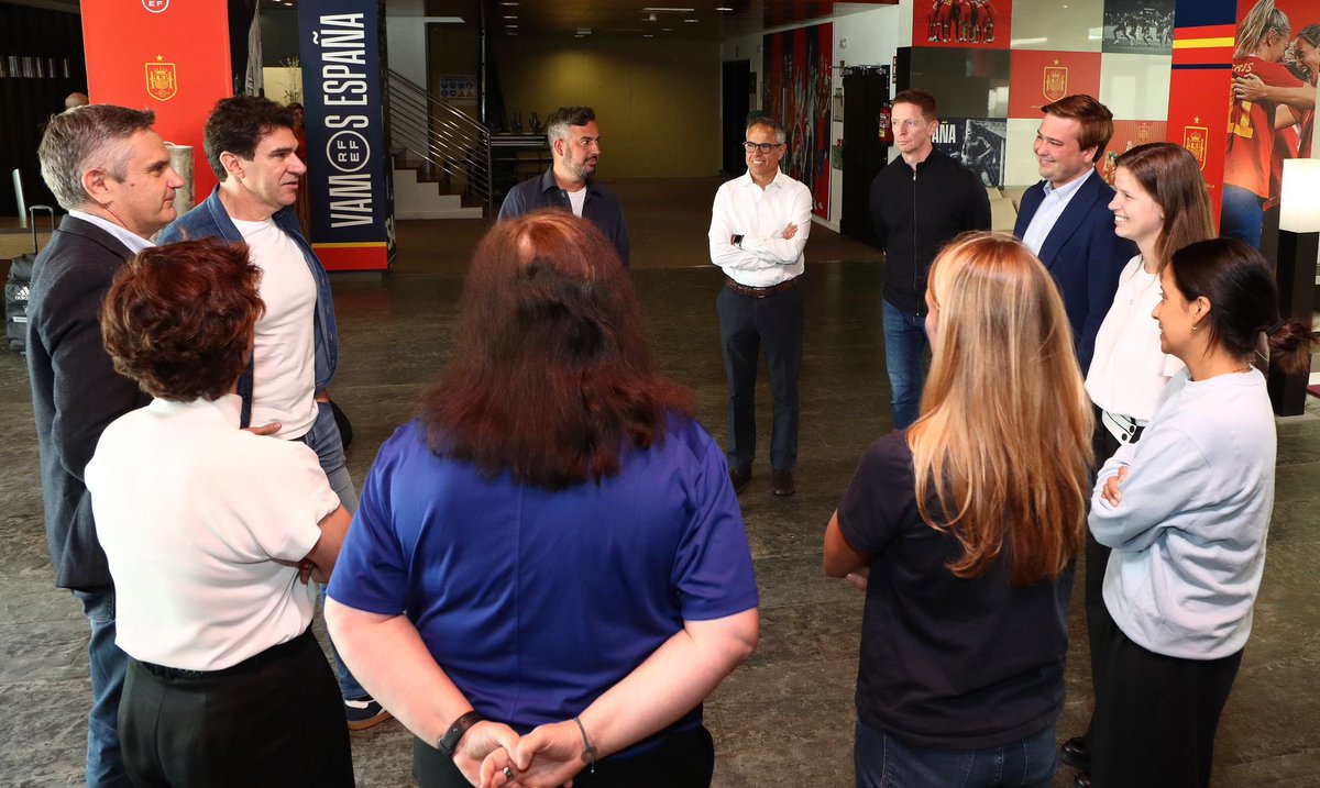 Intercambio de experiencias en Las Rozas entre la RFEF y la Federación de Fútbol de Estados Unidos. US Soccer. 🇪🇸🤝🇺🇸

Compartiendo conocimiento, modelos de desarrollo y visión de futuro a través del programa UEFA Together.