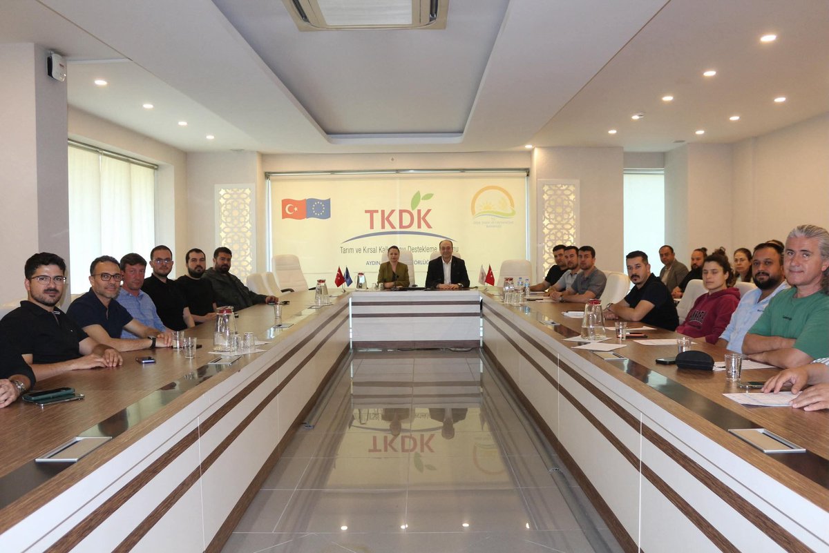 aydinvho's tweet photo. TKDK Aydın İl Koordinatörlüğü ile düzenlediğimiz seminerde hayvancılık yatırım destekleri (KKYDP ve IPARD) hakkında Veteriner Hekimlerimiz bilgilendirildi. 
Dünya Veteriner Hekimleri Günümüzün de kutlandığı program için tüm emeği geçenlere teşekkür ederiz. https://t.co/11gq0uUZoB