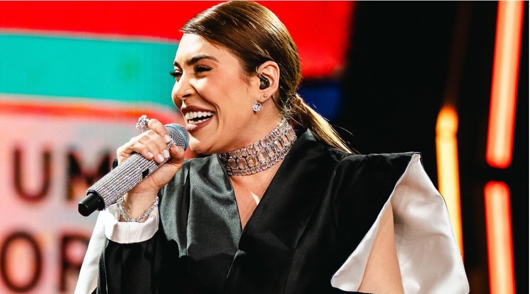 Naiara Azevedo Informs tweet media