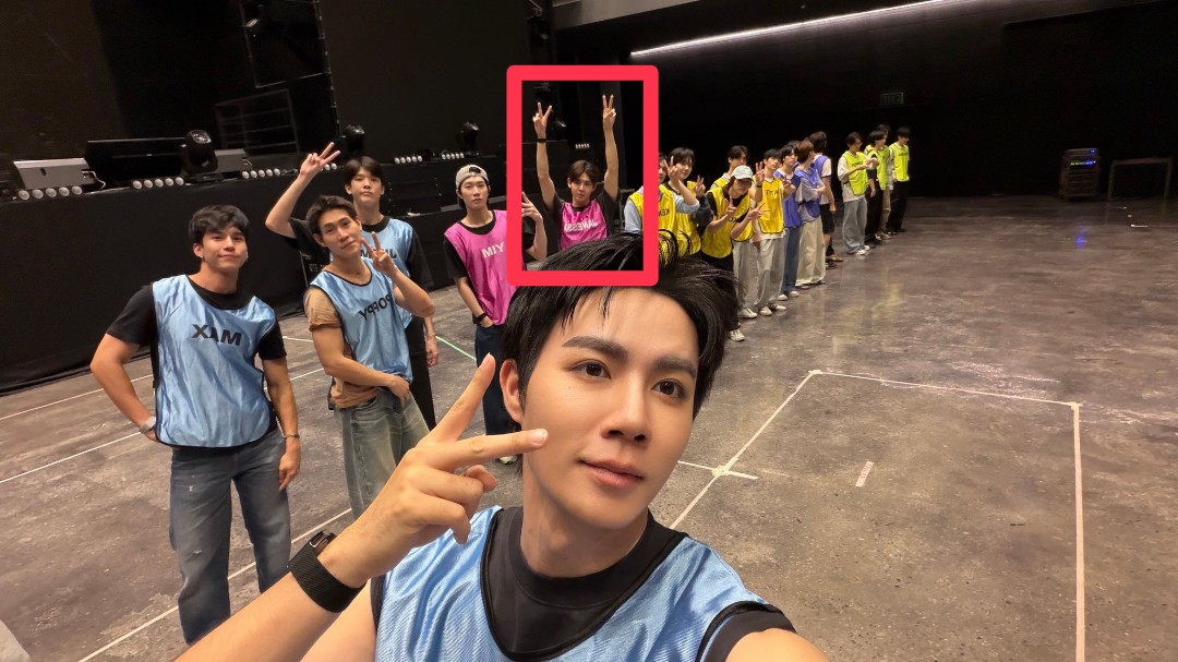 เป็นตาดื้อกว่าหมู่
#JamesSu