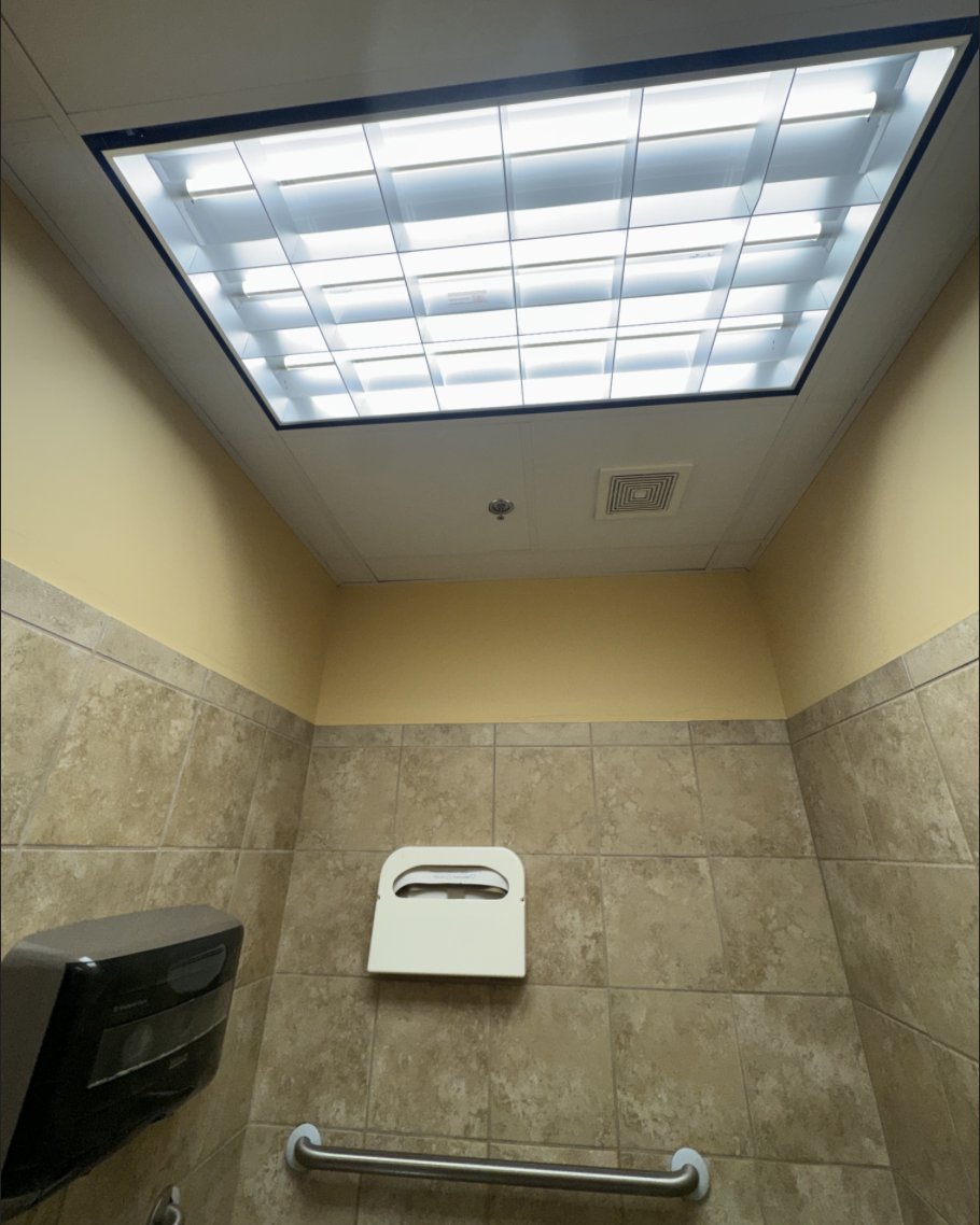 castles99717's tweet image. ⚡️ LED Conversion – Virginia Beach ⚡️
Removed ballast + converted 3-lamp fixture to direct-wire LED. Rewired, installed new lamps, and fully tested.
Brighter, efficient, no more ballast issues 💡
#Electrician #VirginiaBeach #LEDLighting