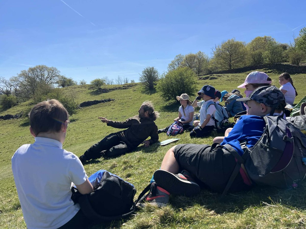 GoodlyDale's tweet photo. Class 3 had a brilliant day at Common Farm exploring the connections between food and farming with wildlife and nature ☀️🌳🐄🐑☀️ https://t.co/JVQ4Vt3kUu