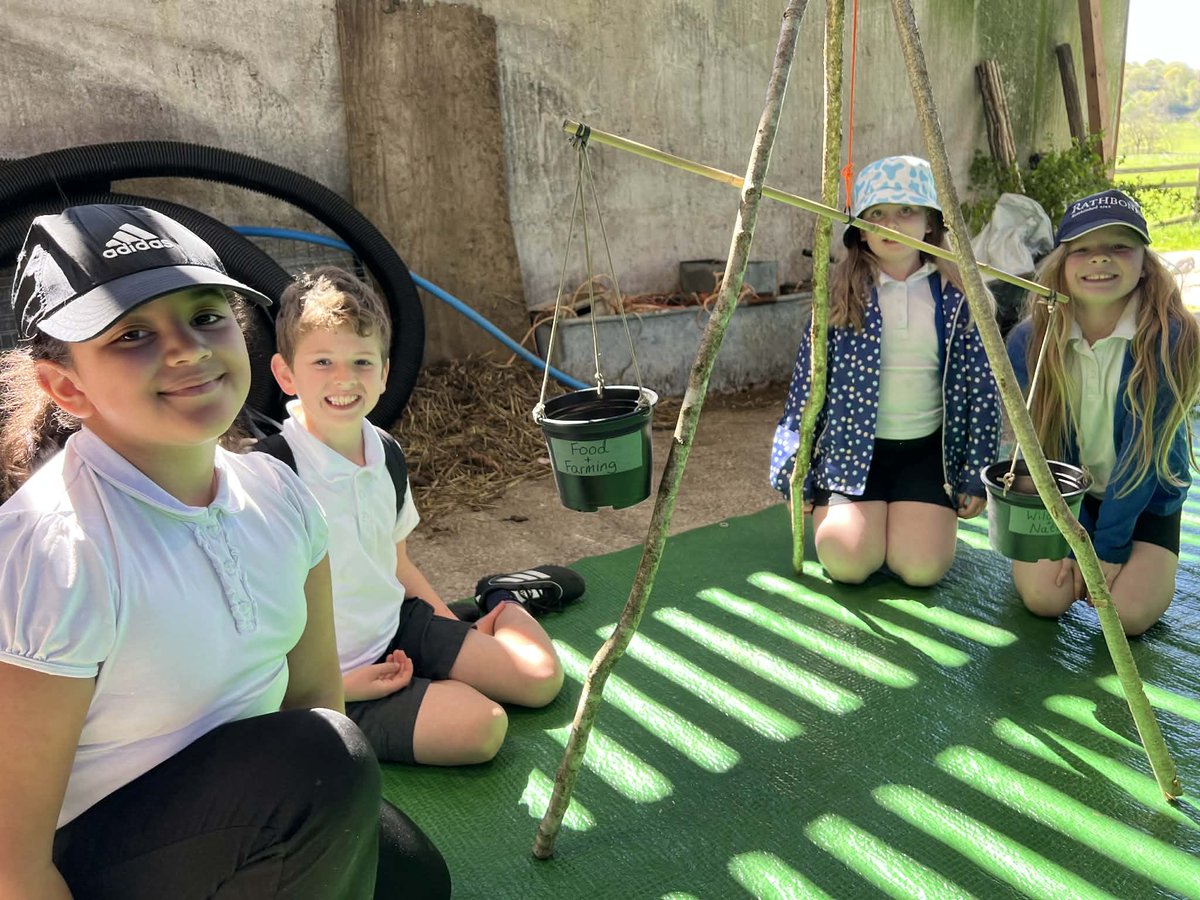 GoodlyDale's tweet photo. Class 3 had a brilliant day at Common Farm exploring the connections between food and farming with wildlife and nature ☀️🌳🐄🐑☀️ https://t.co/JVQ4Vt3kUu