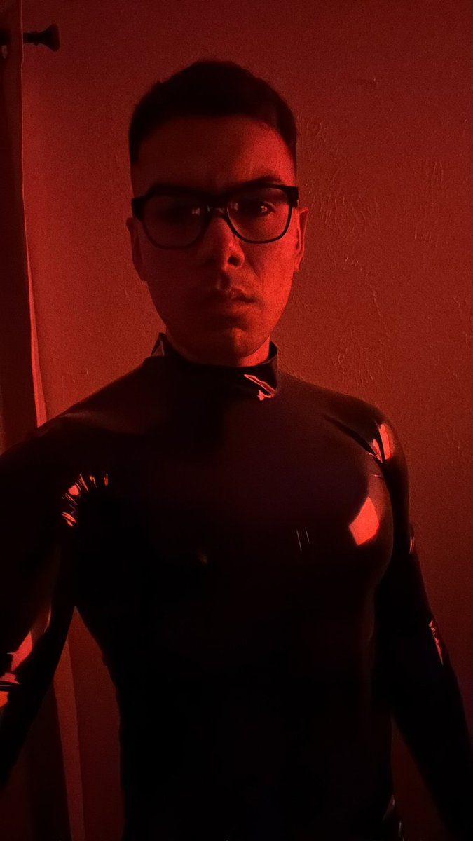 The.Rubber.Muscle.Man tweet media