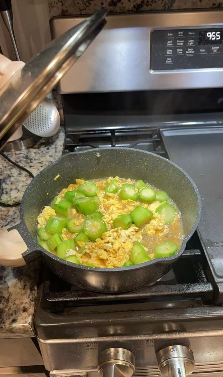 drionmarvin's tweet photo. Figure 1 shows Kung Pao Chicken. Figure 2 shows Loofah and Egg. Classic culinary dishes, feel free to improvise! https://t.co/xa4YpiNxH7
