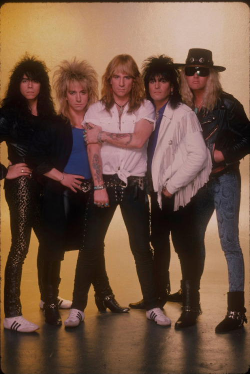 MSolisEscobar's tweet image. #OTD Mark Kendall (born April 29, 1957) is best known for being the founding #member and #lead #guitar #player of the blues-based #hard #rock #band Dante Fox, which later became Great White. #BOTD
youtu.be/yg06B46VVys?si…