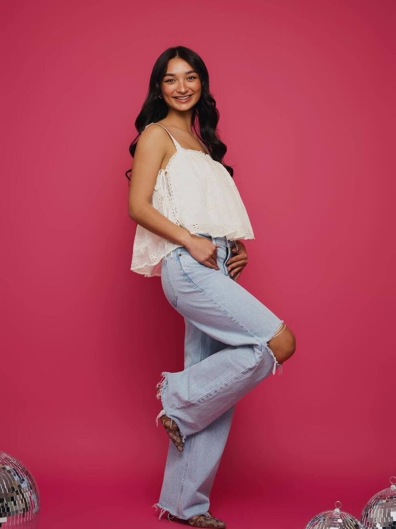 RsMODEL - Ava Premo 

🌞Attends Bloomington High School North
🪩She was a dancer up until her freshman year where she then decided to join the cheer team
🌷Very outgoing and a motivated student 
✨Loves her family, friends and animals 
💕She’s plans on a… instagr.am/p/DXuJom5nIZ1/