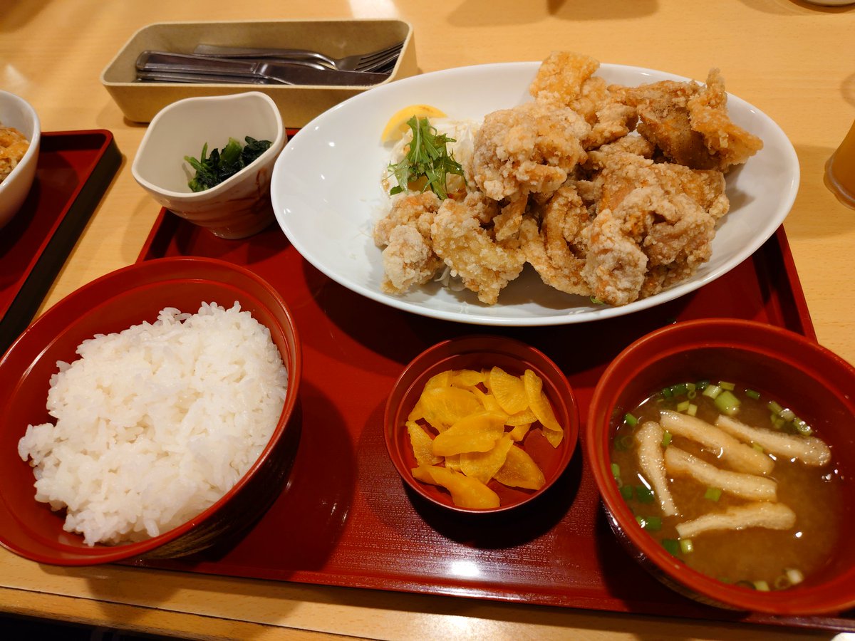 いわ tweet media