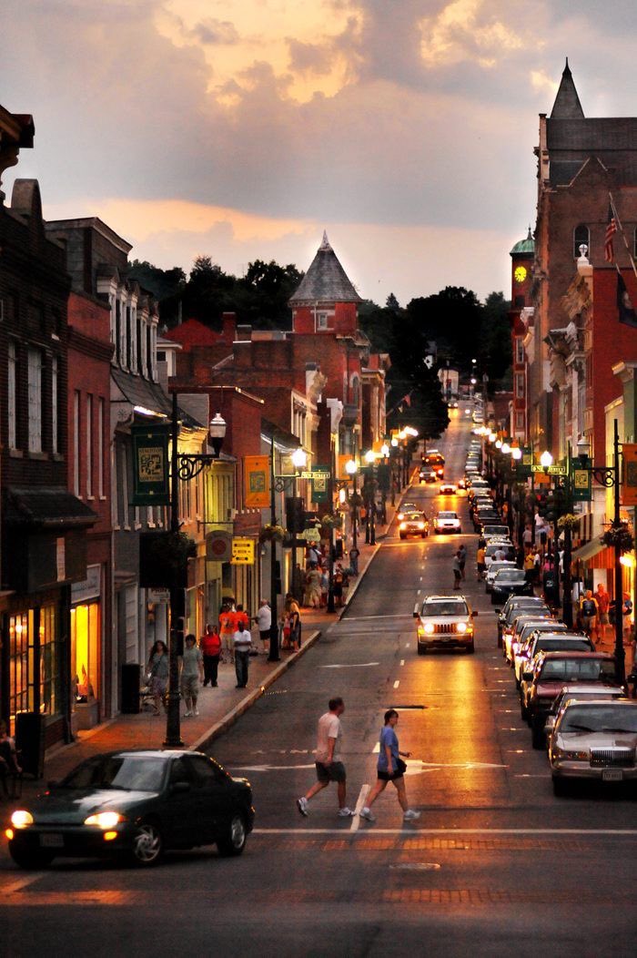 cityaestheticss's tweet photo. Why don’t we still build retail/commercial areas to look like this? https://t.co/qalra9mmZm