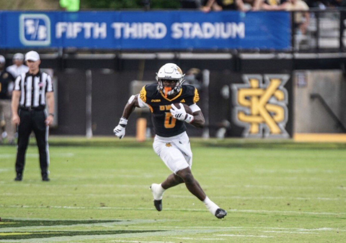 iiamc4's tweet image. Blessed to receive my 10th offer from Kennesaw State University🦉!! @_CoachEllington @Fball_DC @CoachWolfeDCHS @CoachPPrice @coach_windham @Only1Lacy