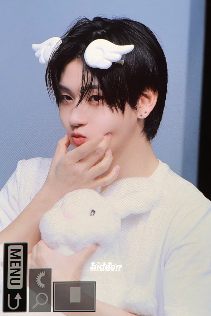 히든 tweet media